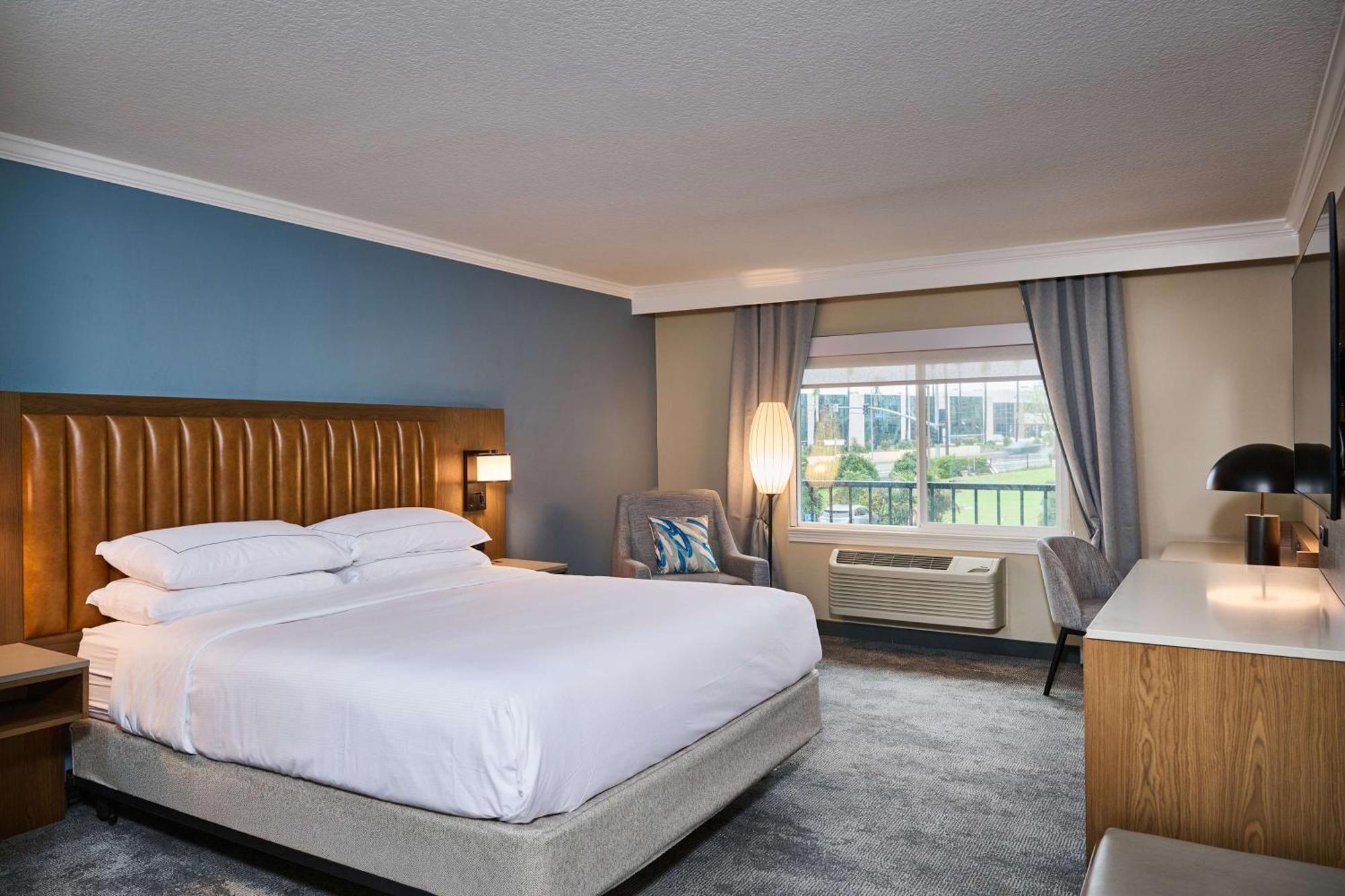 Doubletree By Hilton Chatsworth Лос-Анджелес Экстерьер фото